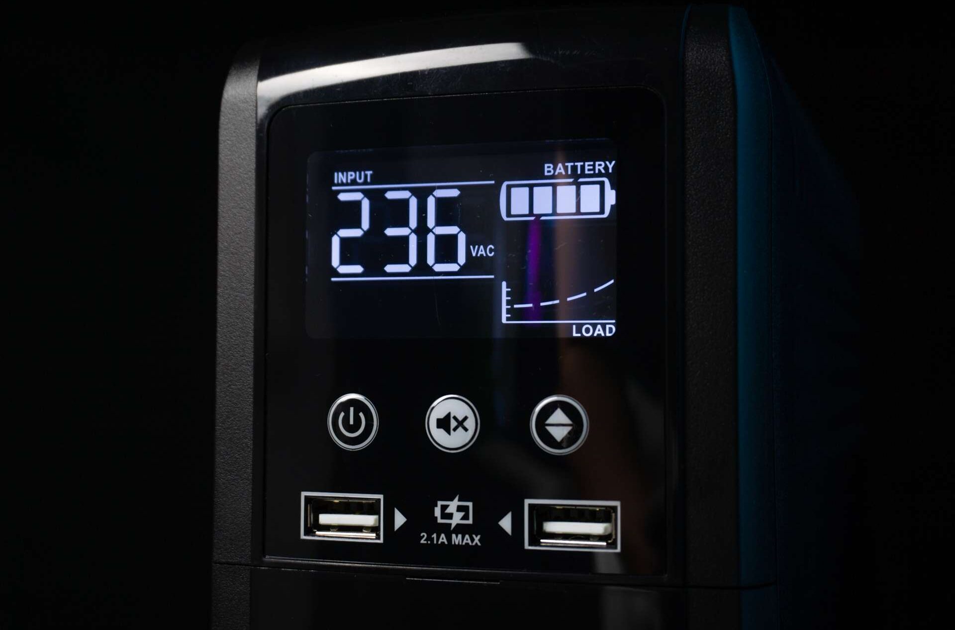 UPS PowerWalker VI 1000 CSW FR 1000VA/600W - do nowoczesnych instalacji monitoringu, domowych i biurowych